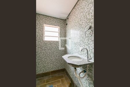 Casa para alugar com 55m², 2 quartos e sem vaga Casa para alugar com 55m², 2 quartos e sem vagaBanheiro da Suíte 1