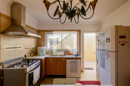 Casa à venda com 858m², 6 quartos e 6 vagasCozinha