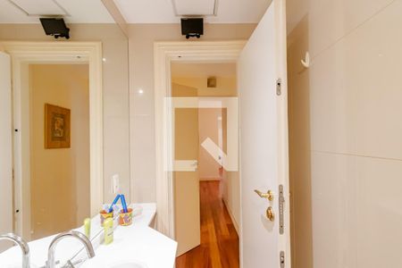 Casa à venda com 858m², 6 quartos e 6 vagasBanheiro da Suíte 5