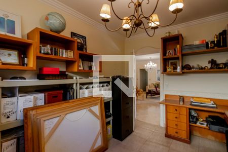 Casa à venda com 858m², 6 quartos e 6 vagasEscritório