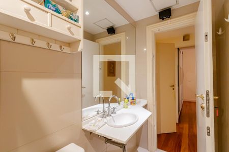 Casa à venda com 858m², 6 quartos e 6 vagasBanheiro da Suíte 5