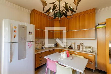 Casa à venda com 858m², 6 quartos e 6 vagasCozinha