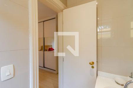 Casa à venda com 858m², 6 quartos e 6 vagasBanheiro da Suíte 6