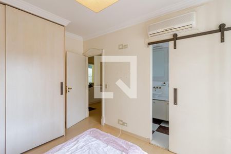 Casa à venda com 858m², 6 quartos e 6 vagasSuíte 1