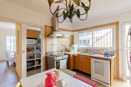 Casa à venda com 858m², 6 quartos e 6 vagasCozinha