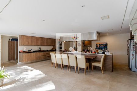 Casa à venda com 858m², 6 quartos e 6 vagasEspaço Gourmet