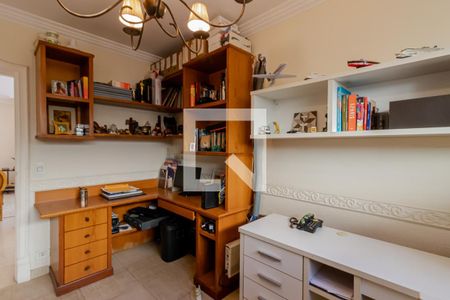 Casa à venda com 858m², 6 quartos e 6 vagasEscritório