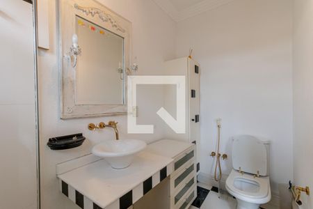 Casa à venda com 858m², 6 quartos e 6 vagasBanheiro da Suíte 2