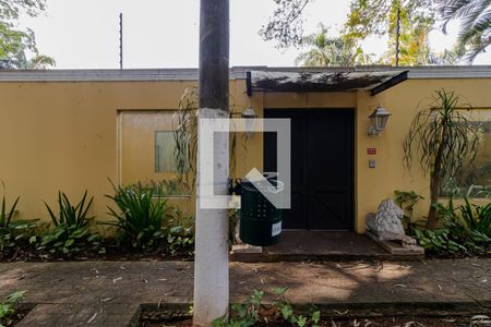 Casa à venda com 858m², 6 quartos e 6 vagasFachada