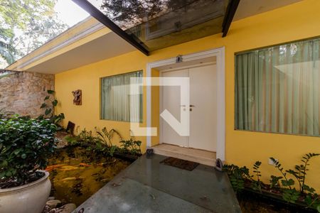 Casa à venda com 858m², 6 quartos e 6 vagasEntrada