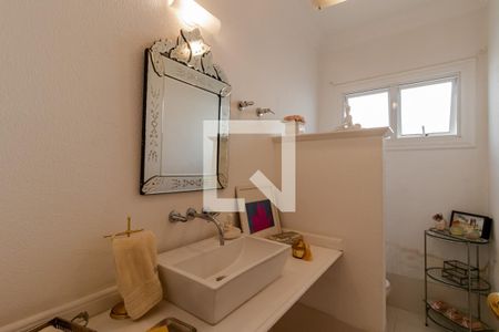 Casa à venda com 858m², 6 quartos e 6 vagasLavabo