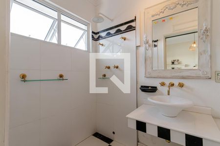 Casa à venda com 858m², 6 quartos e 6 vagasBanheiro da Suíte 2