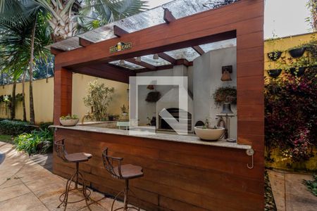 Casa à venda com 858m², 6 quartos e 6 vagasChurrasqueira