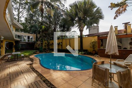 Casa à venda com 858m², 6 quartos e 6 vagasPiscina