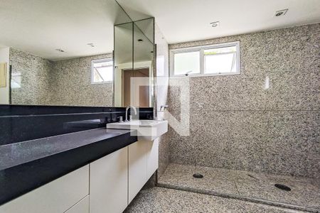 Apartamento à venda com 357m², 5 quartos e 5 vagasBanheiro Suíte Master