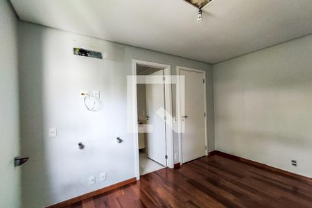 Apartamento à venda com 357m², 5 quartos e 5 vagasSuíte 3
