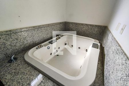 Apartamento à venda com 357m², 5 quartos e 5 vagasBanheiro Suíte Master