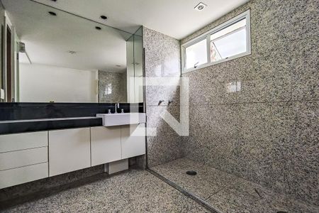 Apartamento à venda com 357m², 5 quartos e 5 vagasBanheiro Suíte Master