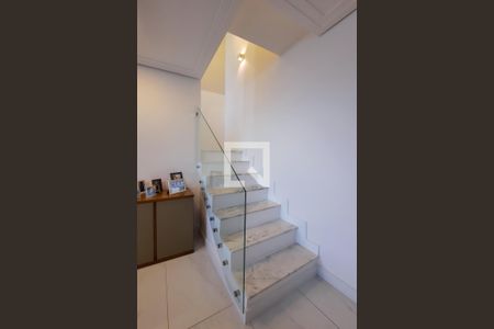 Escada de apartamento à venda com 3 quartos, 200m² em Rudge Ramos, São Bernardo do Campo