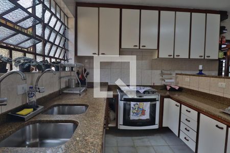 Casa à venda com 600m², 5 quartos e 2 vagasCozinha