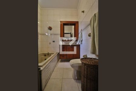 Casa à venda com 600m², 5 quartos e 2 vagasBanheiro da Suíte