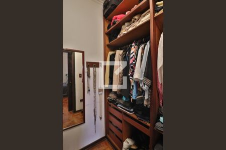 Casa à venda com 600m², 5 quartos e 2 vagasCloset da Suíte 