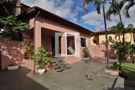 Casa à venda com 600m², 5 quartos e 2 vagasFachada