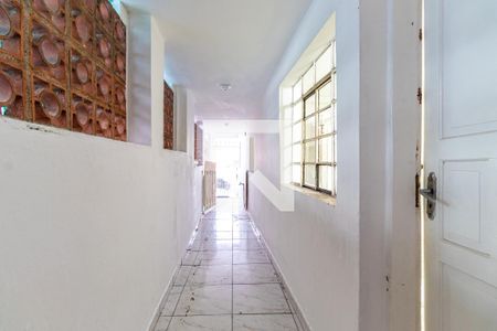 Casa para alugar com 100m², 2 quartos e sem vagaQuintal - Corredor