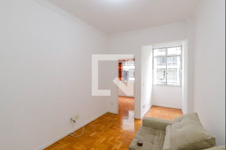 Sala de Apartamento com 2 quartos, 70m² Copacabana