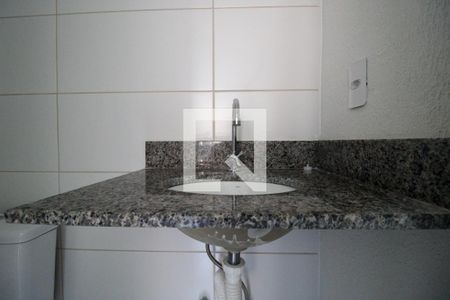 Banheiro de apartamento para alugar com 2 quartos, 50m² em Estância Velha, Canoas