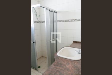 Casa à venda com 380m², 4 quartos e 4 vagasBanheiro 2