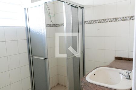 Casa à venda com 380m², 4 quartos e 4 vagasBanheiro 2