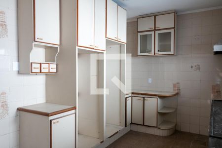 Casa à venda com 380m², 4 quartos e 4 vagasCozinha