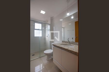 Apartamento para alugar com 77m², 2 quartos e 2 vagasBanheiro da suíte