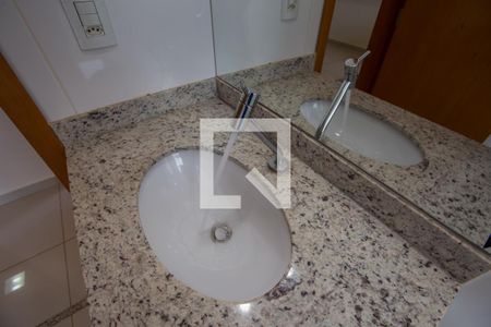 Apartamento para alugar com 77m², 2 quartos e 2 vagasBanheiro social