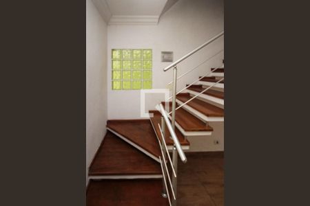 escada de casa à venda com 3 quartos, 200m² em Vila Santa Virginia, São Paulo