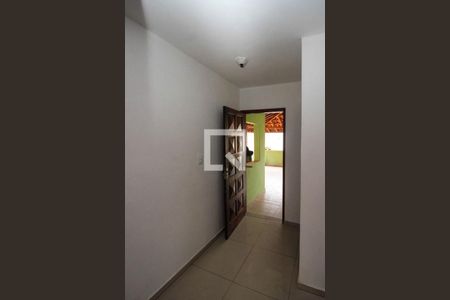Corredor de casa à venda com 3 quartos, 200m² em Vila Santa Virginia, São Paulo