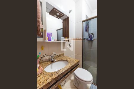 Banheiro da Suíte 1 de casa de condomínio à venda com 2 quartos, 75m² em Vila Granada, São Paulo