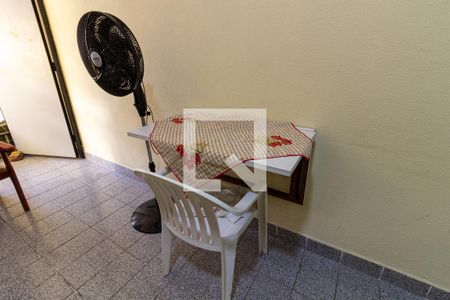 Detalhe da sala de kitnet/studio para alugar com 1 quarto, 33m² em Canto do Forte, Praia Grande