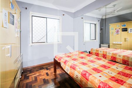 Quarto 1 de apartamento para alugar com 2 quartos, 59m² em São Sebastião, Porto Alegre