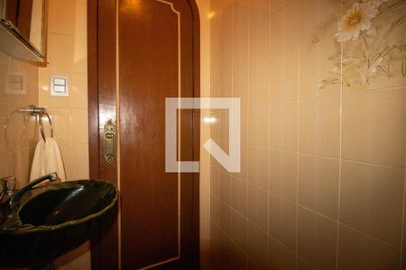 Casa à venda com 100m², 3 quartos e 2 vagas Casa à venda com 100m², 3 quartos e 2 vagasLavabo