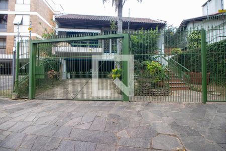 Casa à venda com 100m², 3 quartos e 2 vagas Casa à venda com 100m², 3 quartos e 2 vagasFachada