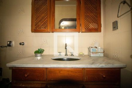 Casa à venda com 100m², 3 quartos e 2 vagas Casa à venda com 100m², 3 quartos e 2 vagasBanheiro da Suíte