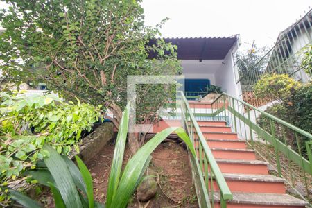 Casa à venda com 100m², 3 quartos e 2 vagas Casa à venda com 100m², 3 quartos e 2 vagasFachada