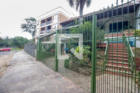 Casa à venda com 100m², 3 quartos e 2 vagas Casa à venda com 100m², 3 quartos e 2 vagasFachada