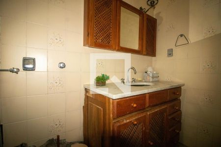 Casa à venda com 100m², 3 quartos e 2 vagas Casa à venda com 100m², 3 quartos e 2 vagasBanheiro da Suíte