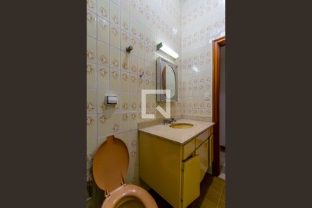 Casa à venda com 450m², 4 quartos e 8 vagas Casa à venda com 450m², 4 quartos e 8 vagasBanheiro