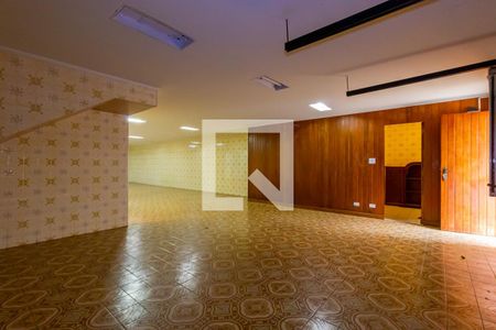 Casa à venda com 450m², 4 quartos e 8 vagas Casa à venda com 450m², 4 quartos e 8 vagasGaragem