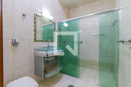 Casa à venda com 450m², 4 quartos e 8 vagas Casa à venda com 450m², 4 quartos e 8 vagasBanheiro da Suíte 1