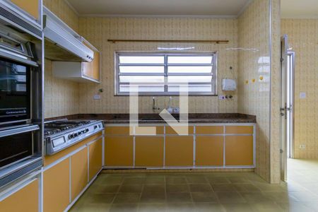 Casa à venda com 450m², 4 quartos e 8 vagas Casa à venda com 450m², 4 quartos e 8 vagasCozinha